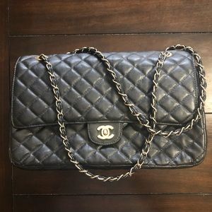 Black quilted shoulder bag